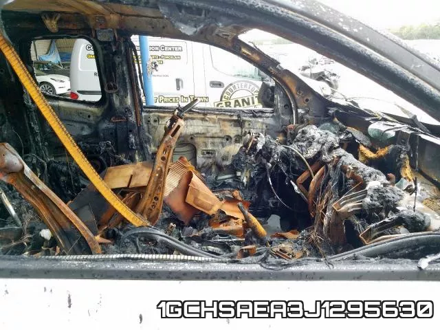 1GCHSAEA3J1295630 фото 6