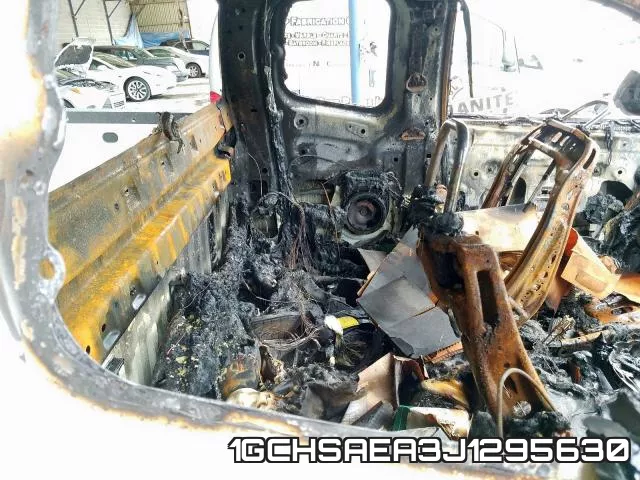 1GCHSAEA3J1295630 фото 7