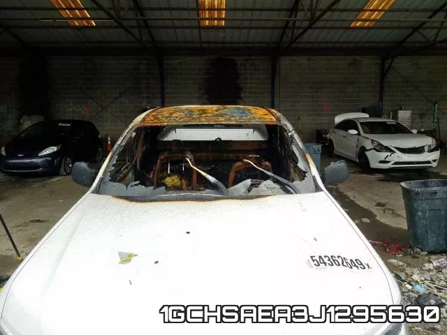 1GCHSAEA3J1295630 фото 10