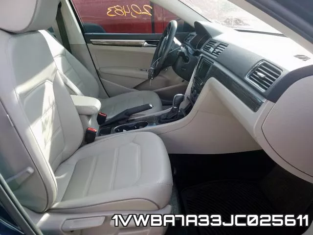 1VWBA7A33JC025611 фото 6