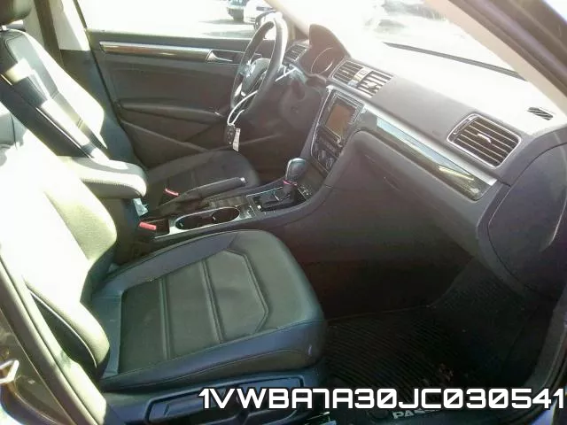 1VWBA7A30JC030541 фото 6