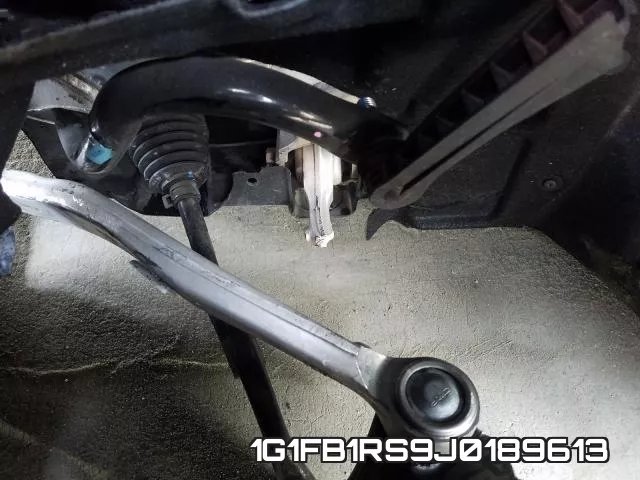 1G1FB1RS9J0189613 фото 10