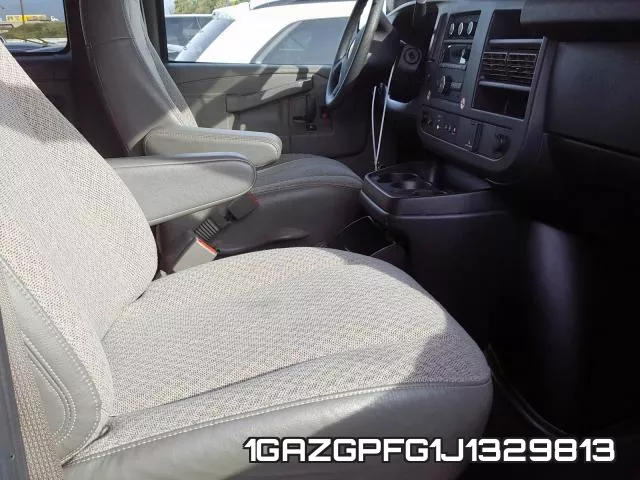 1GAZGPFG1J1329813 фото 6