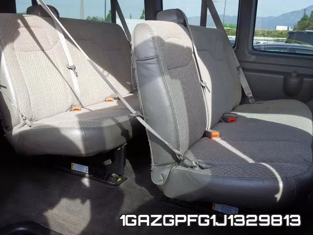 1GAZGPFG1J1329813 фото 7