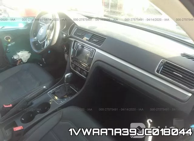 1VWAA7A39JC018044 фото 6