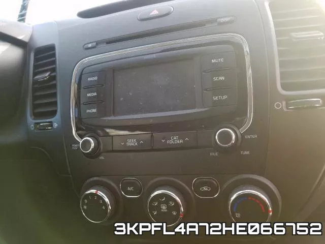 3KPFL4A72HE066752 фото 10
