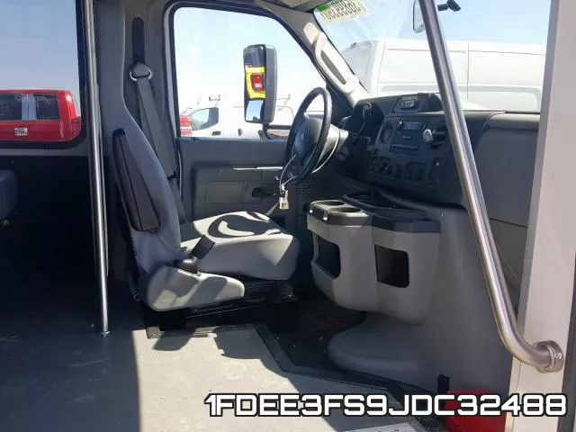 1FDEE3FS9JDC32488 фото 6