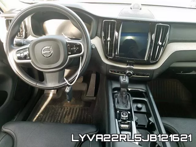 LYVA22RL5JB121621 фото 10