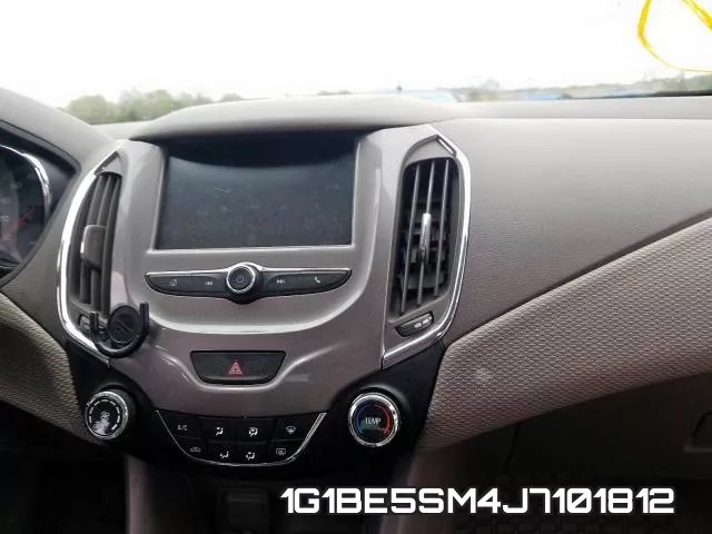 1G1BE5SM4J7101812 фото 10