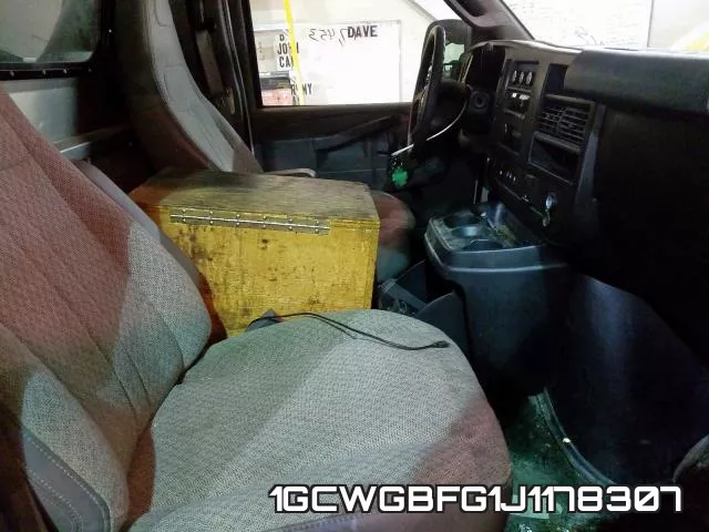 1GCWGBFG1J1178307 фото 6