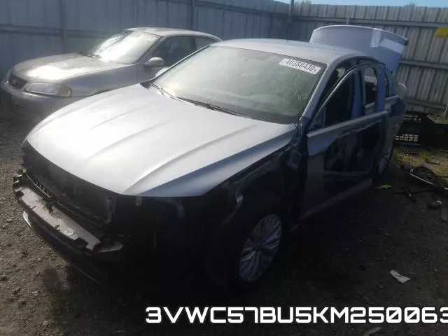 3VWC57BU5KM250063 фото 3