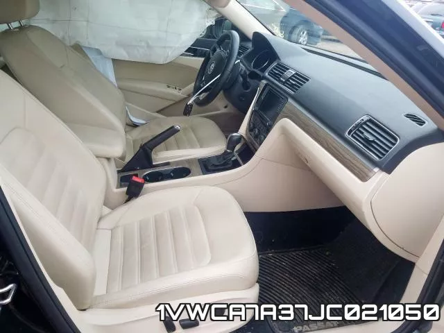 1VWCA7A37JC021050 фото 6