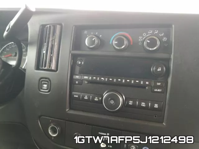 1GTW7AFP5J1212498 фото 10