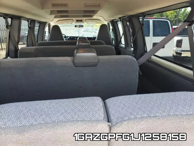 1GAZGPFG1J1258158 фото 10