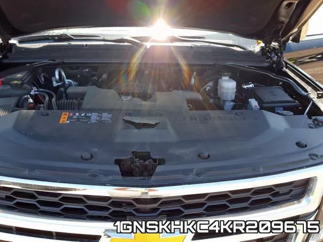 1GNSKHKC4KR209675 фото 8