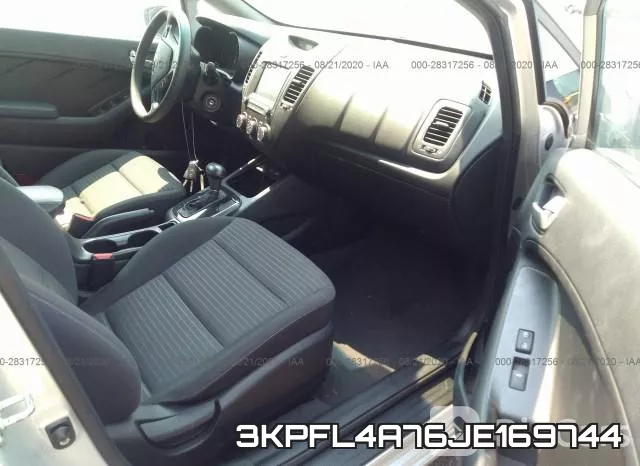 3KPFL4A76JE169744 фото 6