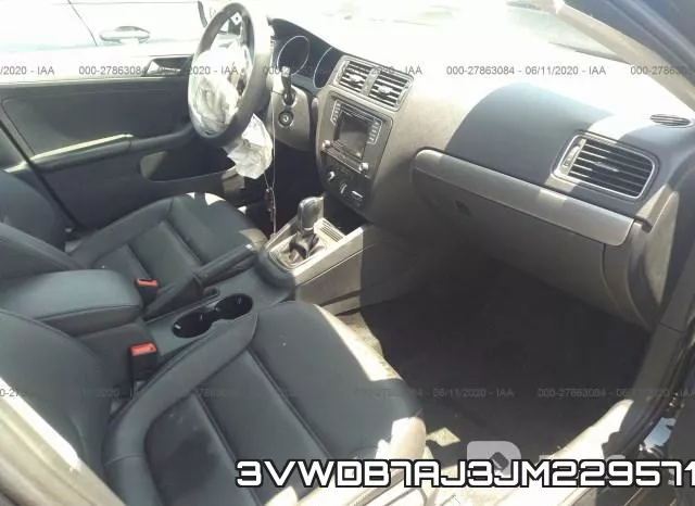 3VWDB7AJ3JM229571 фото 6