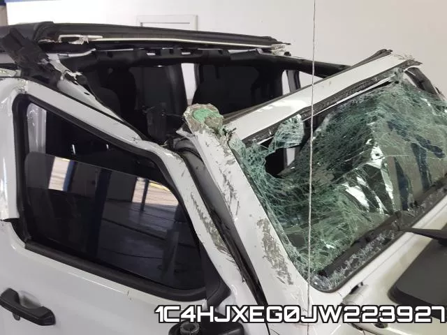 1C4HJXEG0JW223927 фото 10