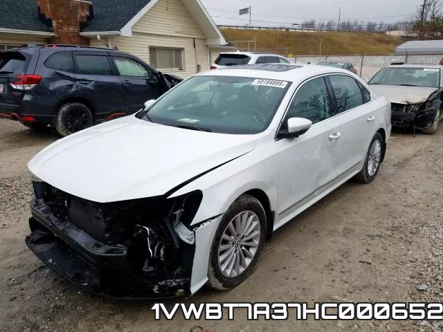 1VWBT7A37HC000652 фото 3