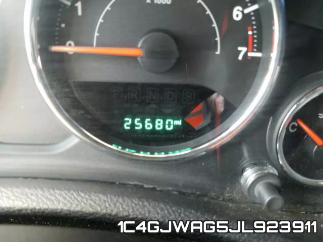 1C4GJWAG5JL923911 фото 9