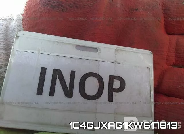 1C4GJXAG1KW617813 фото 8