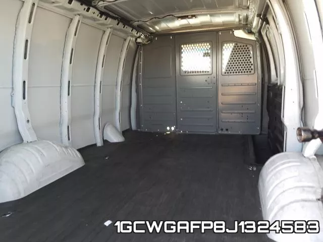 1GCWGAFP8J1324583 фото 10