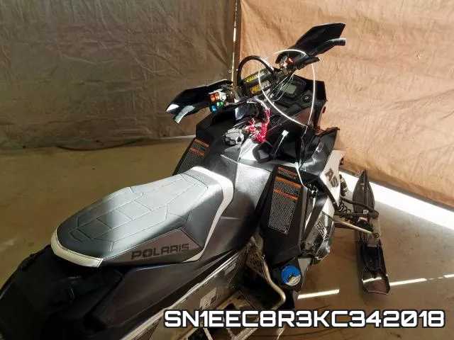 SN1EEC8R3KC342018 фото 6
