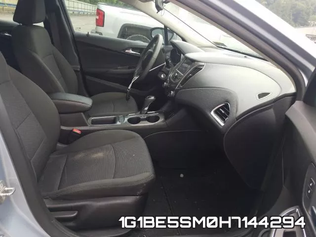 1G1BE5SM0H7144294 фото 6