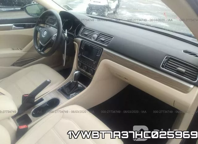 1VWBT7A37HC025969 фото 6