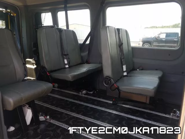 1FTYE2CM0JKA17823 фото 7