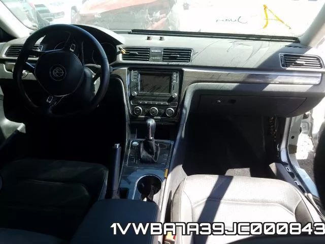 1VWBA7A39JC000843 фото 10