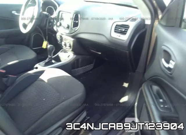 3C4NJCAB9JT123904 фото 6