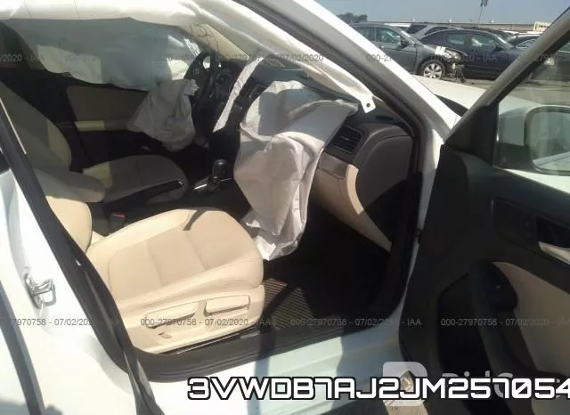 3VWDB7AJ2JM257054 фото 6