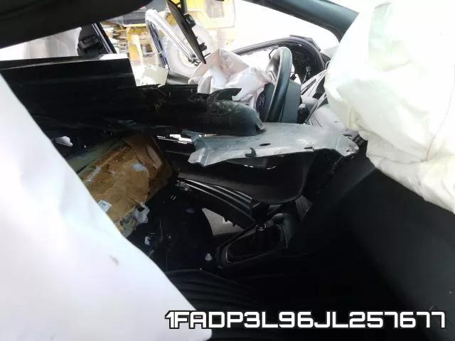 1FADP3L96JL257677 фото 6