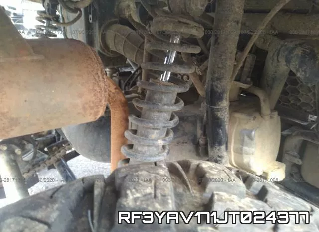 RF3YAV171JT024377 фото 9