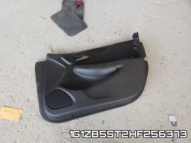 1G1ZB5ST2HF256373 фото 10