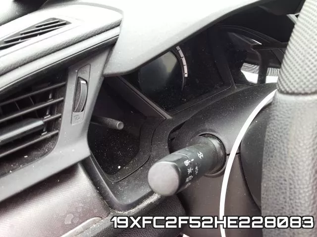 19XFC2F52HE228083 фото 9