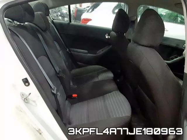 3KPFL4A77JE180963 фото 7
