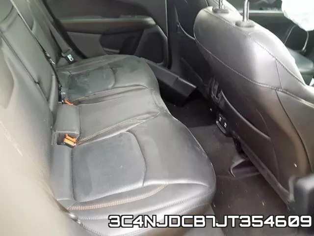 3C4NJDCB7JT354609 фото 7