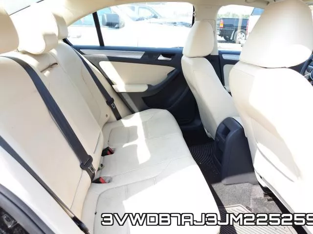 3VWDB7AJ3JM225259 фото 7