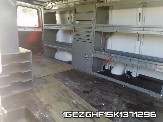 1GCZGHF15K1371296 фото 7