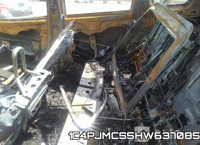 1C4PJMCS5HW637085 фото 9