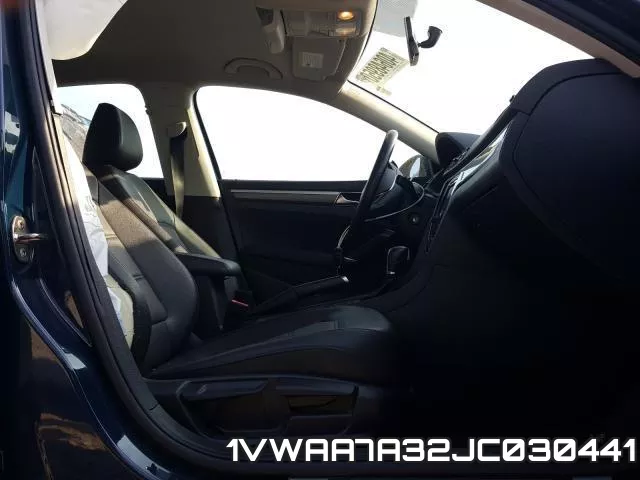 1VWAA7A32JC030441 фото 6