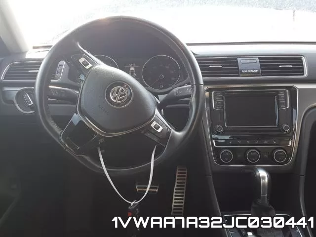 1VWAA7A32JC030441 фото 10