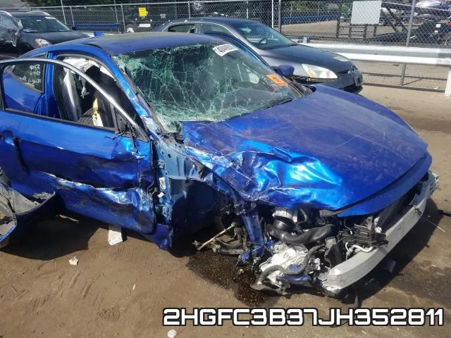 2HGFC3B37JH352811 фото 10