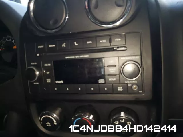 1C4NJDBB4HD142414 фото 9