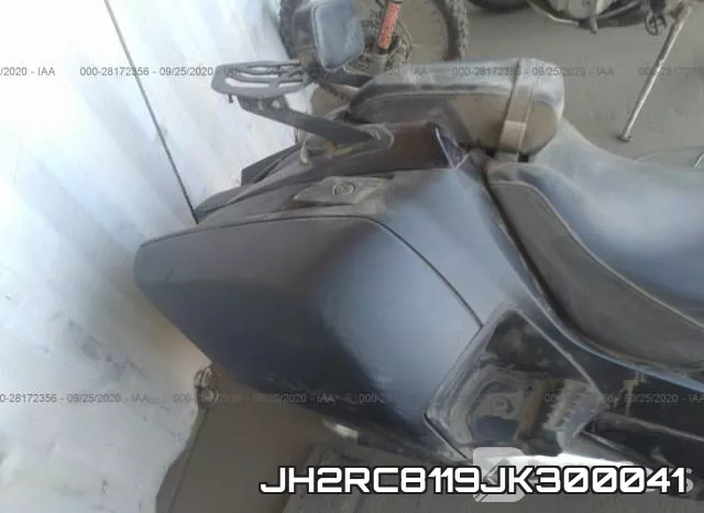 JH2RC8119JK300041 фото 7