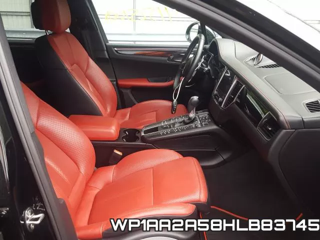 WP1AA2A58HLB83745 фото 6