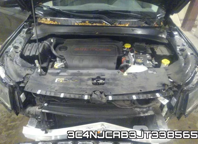3C4NJCAB3JT338565 фото 2