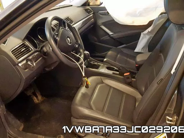 1VWBA7A33JC029206 фото 6